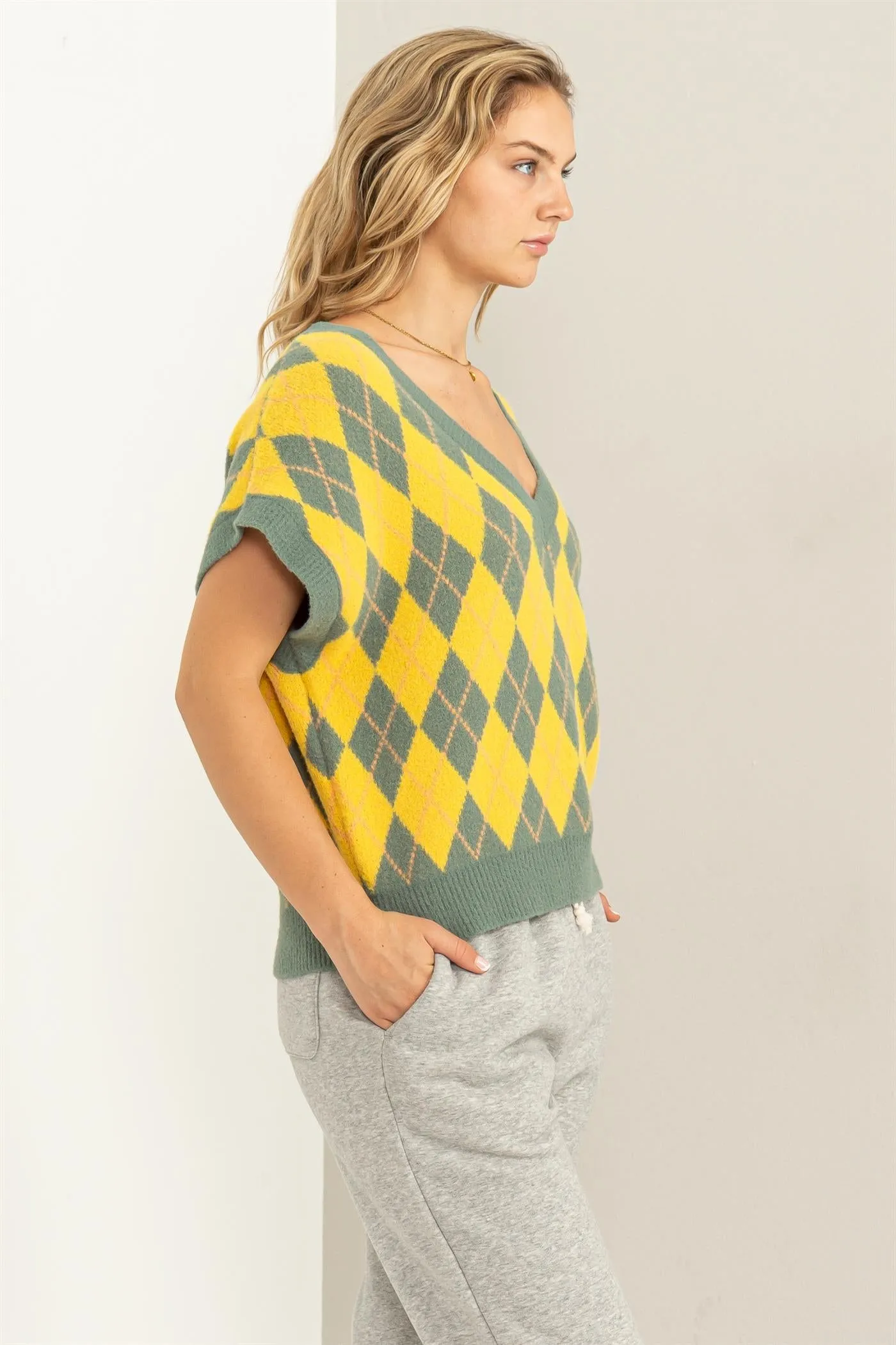 DZ23F068-Argyle Sweater Vest