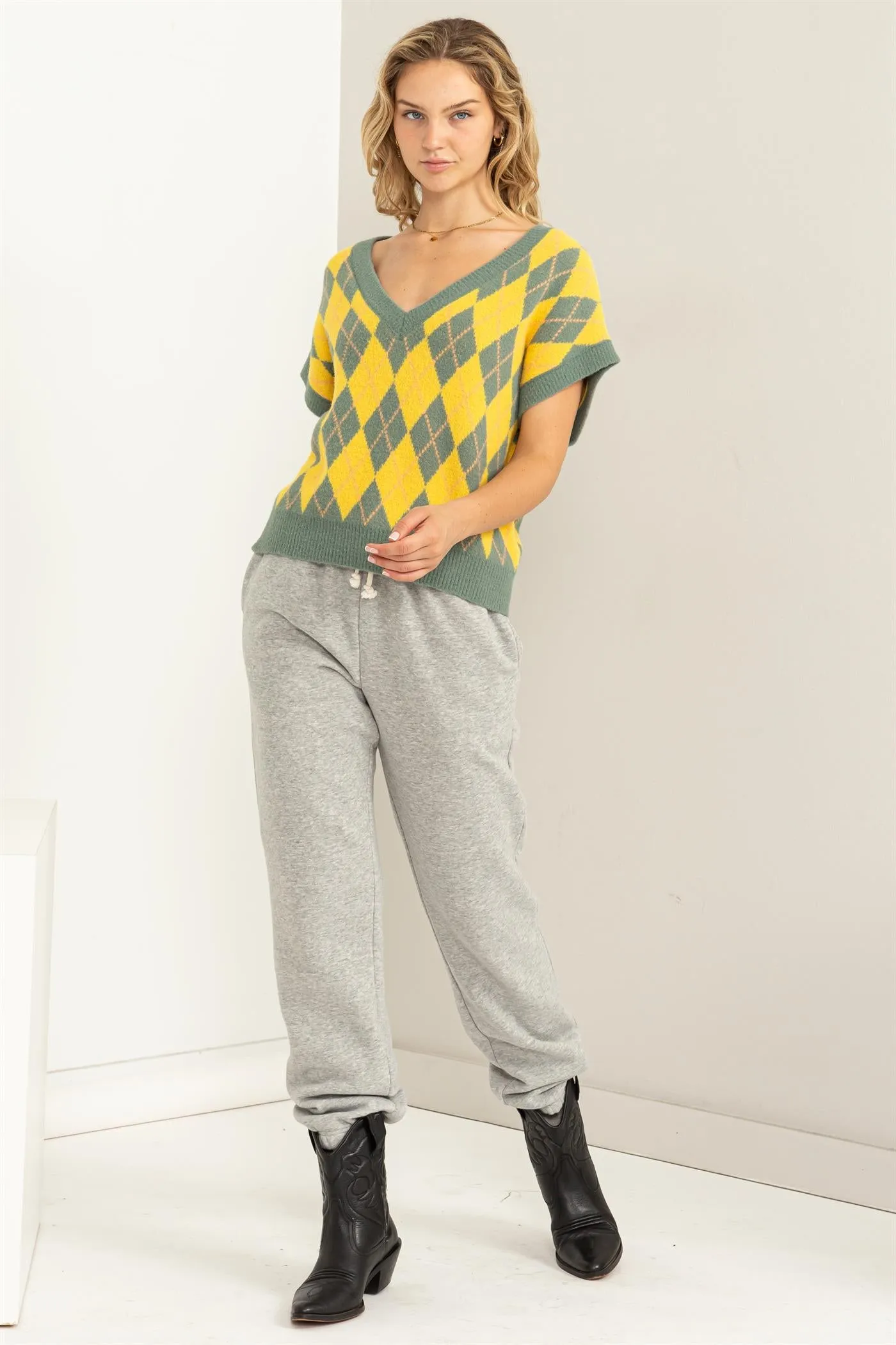 DZ23F068-Argyle Sweater Vest