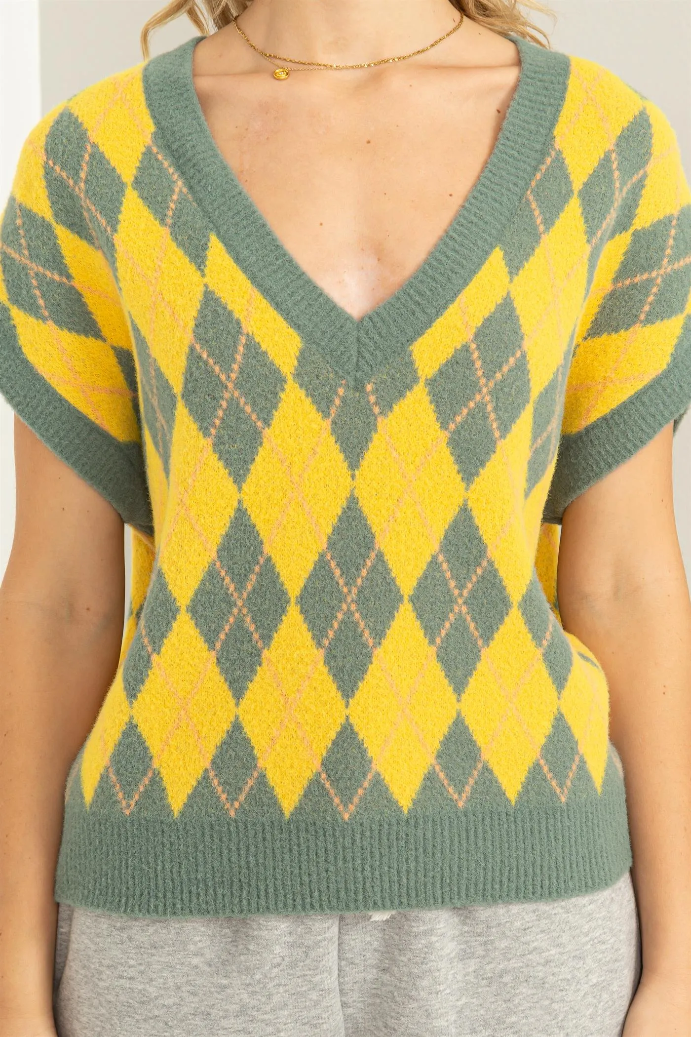 DZ23F068-Argyle Sweater Vest