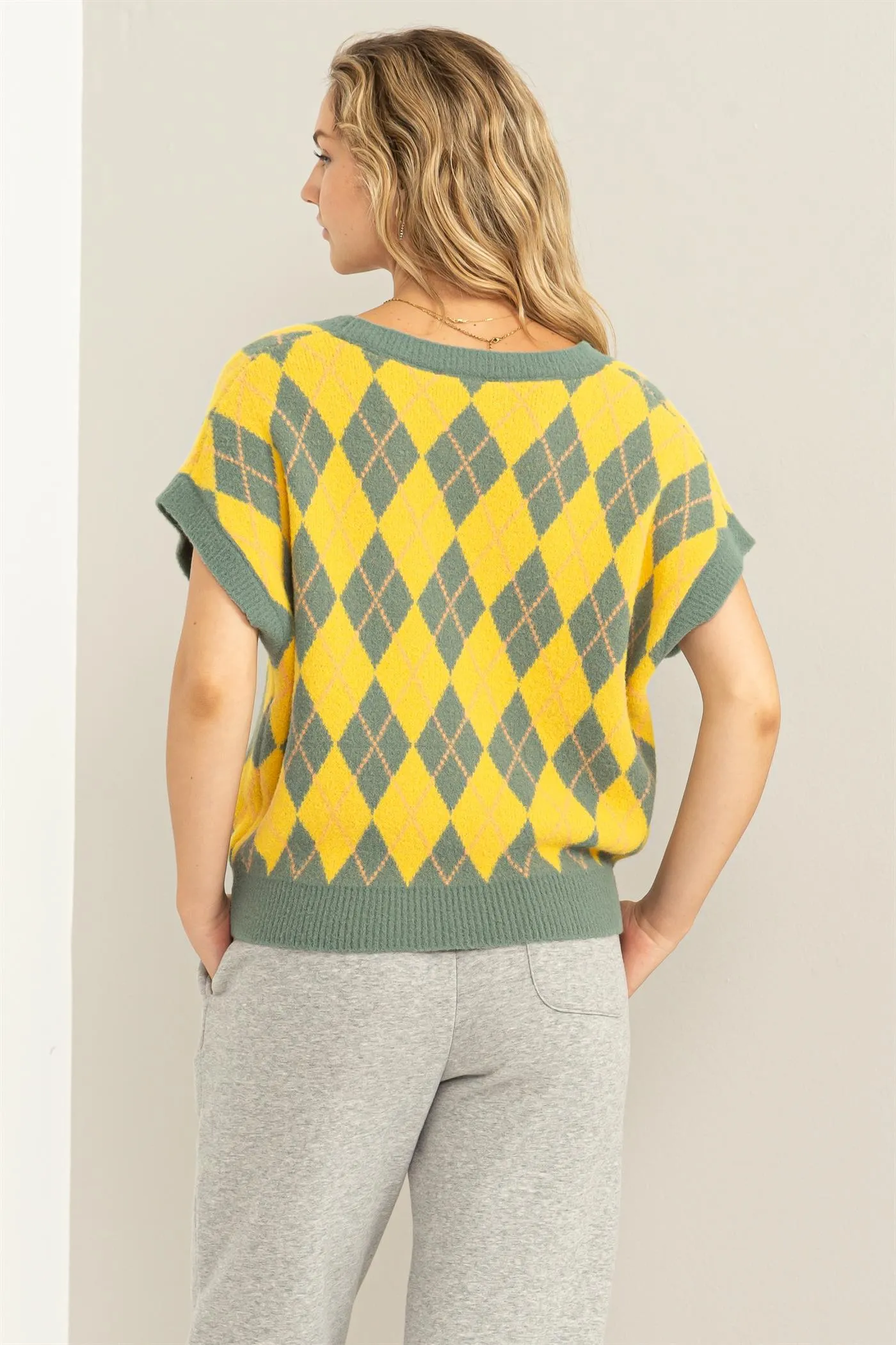 DZ23F068-Argyle Sweater Vest